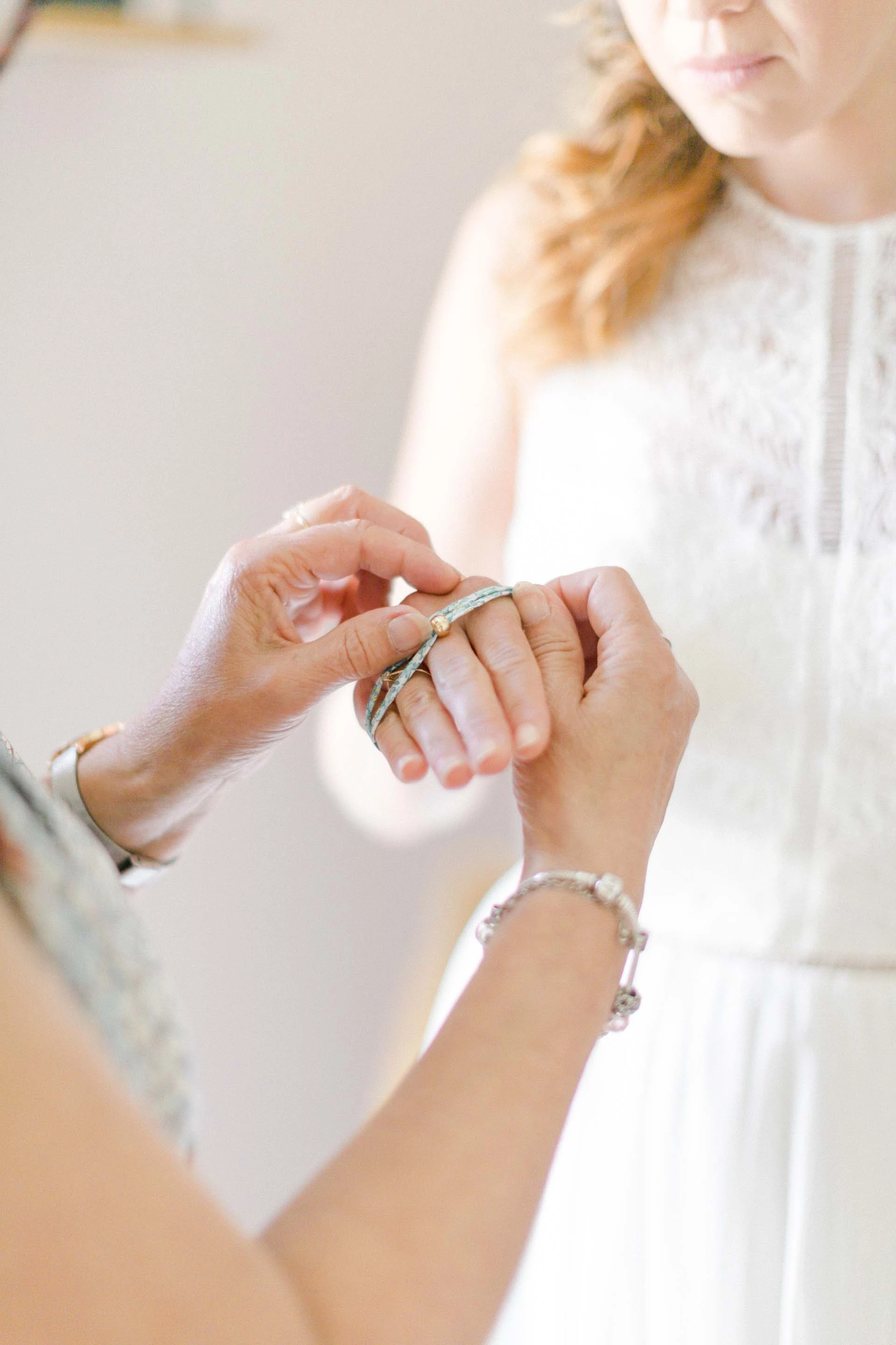 bijoux main bracelet poignet bague de fiançailles